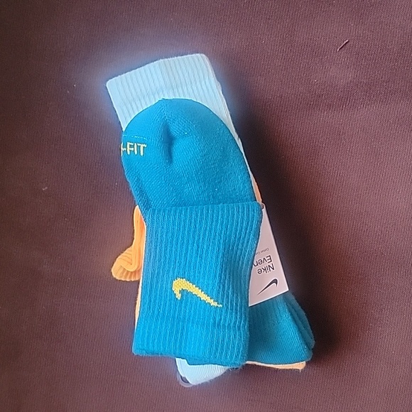 Nike Underwear & Socks Unisex Nike Crew Socks Size Large Colors